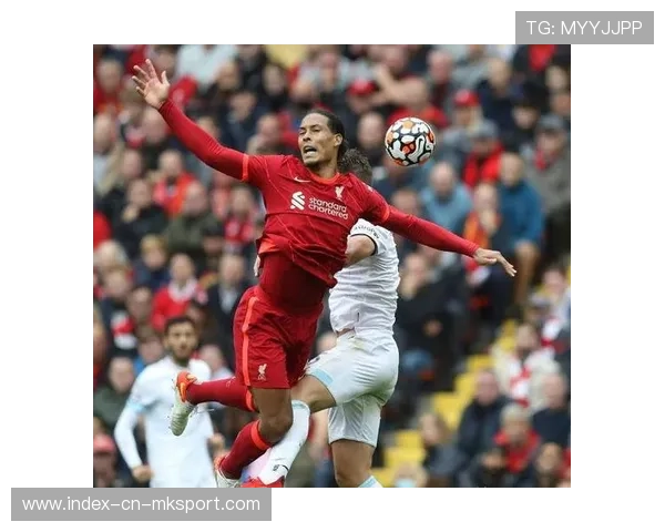 利物浦角球战术混乱后点补射彻底破网,足球世界的惊艳瞬间 利物浦角球战术混乱后点补射彻底破网,足球世界的惊艳瞬间